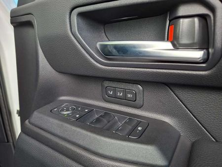 2025-Toyota-Land-Cruiser-Prado-VX-R-28GD-Auto_16