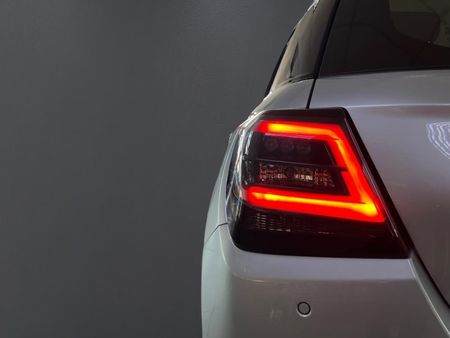 2025-Suzuki-Swift-12-GL_18