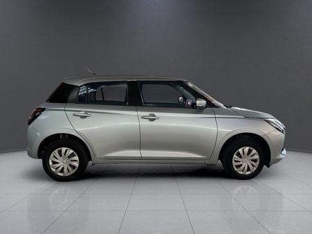 2025-Suzuki-Swift-12-GL_7