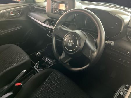 2025-Suzuki-Swift-12-GL_8