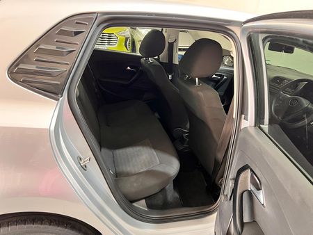 2022-Volkswagen-Polo-Vivo-14-Comfortline-5-dr_9
