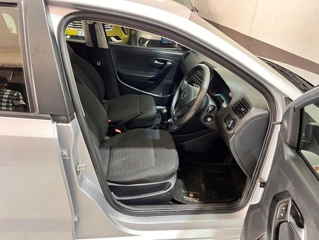 2022-Volkswagen-Polo-Vivo-14-Comfortline-5-dr_6