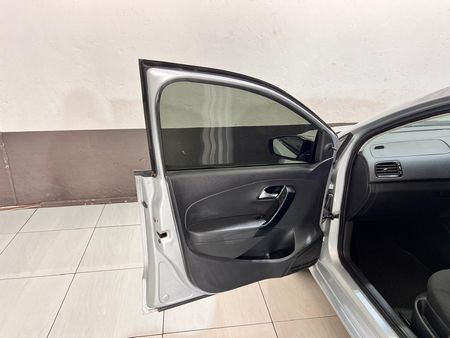 2022-Volkswagen-Polo-Vivo-14-Comfortline-5-dr_7