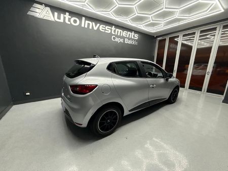 2019-Renault-Clio-IV-900T-Authentique-5-dr-66kW_2