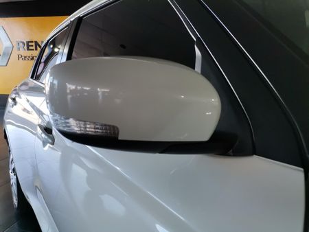 2025-Suzuki-Swift-12-GL_9