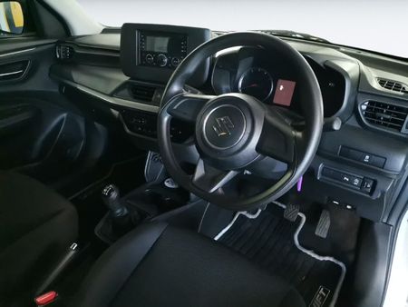2025-Suzuki-Swift-12-GL_12