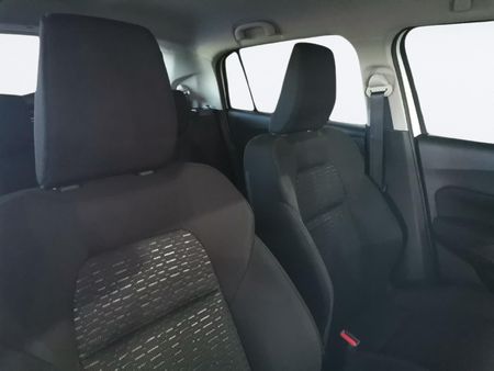 2025-Suzuki-Swift-12-GL_15