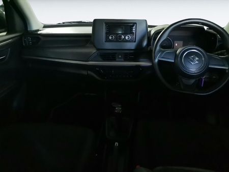 2025-Suzuki-Swift-12-GL_17
