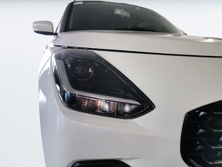 2025-Suzuki-Swift-12-GL_8