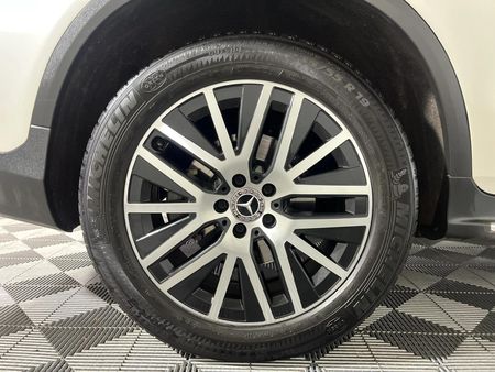 2019-Mercedes-Benz-GLC-Coupe-300d-4Matic_7