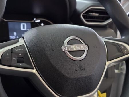 2025-Nissan-Magnite-Move-10-Visia-FC-PV_10