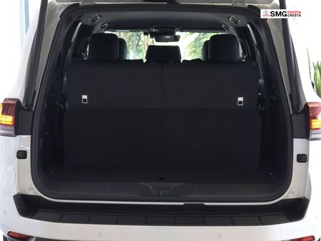 2026-Toyota-Land-Cruiser-300-V6-35T-GR-S_13
