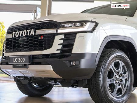 2026-Toyota-Land-Cruiser-300-V6-35T-GR-S_6