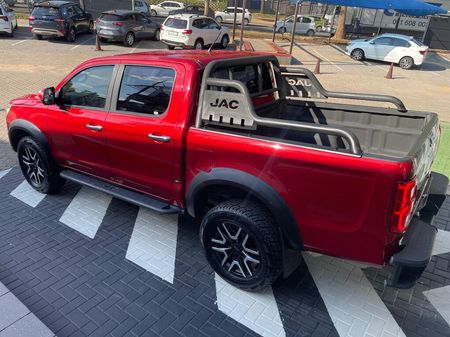 2023-JAC-T8-20-CDI-Lux-4x4-Double-Cab_5