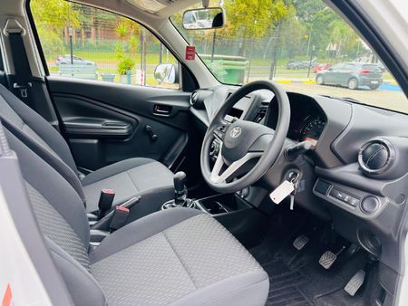 2026-Toyota-Vitz-10_6