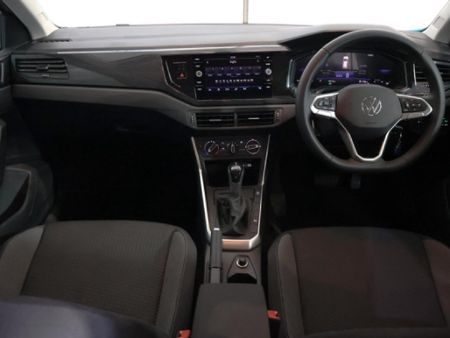 2025-Volkswagen-Polo-10-TSI-Life-Auto-DSG_10