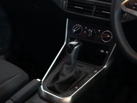 2025-Volkswagen-Polo-10-TSI-Life-Auto-DSG_12