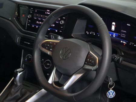2025-Volkswagen-Polo-10-TSI-Life-Auto-DSG_15