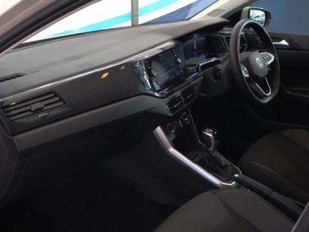 2025-Volkswagen-Polo-10-TSI-Life-Auto-DSG_16