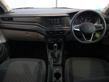 2025-Volkswagen-Polo-16-Classic-Auto_11