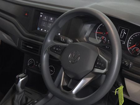 2025-Volkswagen-Polo-16-Classic-Auto_16