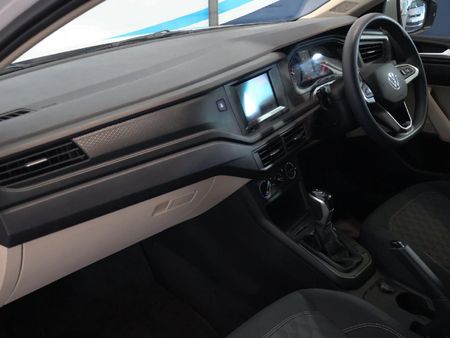 2025-Volkswagen-Polo-16-Classic-Auto_17
