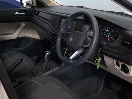 2025-Volkswagen-Polo-16-Classic-Auto_18