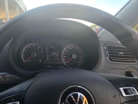 2026-Volkswagen-Polo-Vivo-14-Life_11
