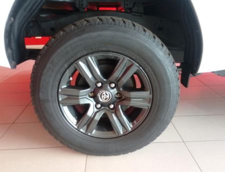 2023-Toyota-Hilux-24-GD-6-Raised-Body-Raider-Single-Cab_5