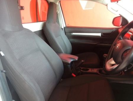 2023-Toyota-Hilux-24-GD-6-Raised-Body-Raider-Single-Cab_7