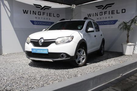 2015-Renault-Sandero-900T-Stepway_0