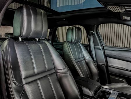 2019-Land-Rover-Range-Rover-Velar-20-T-HSE-221kW-P300_8