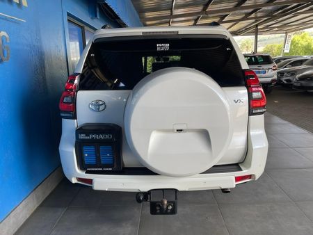 2019-Toyota-Land-Cruiser-Prado-30-D-VX-Auto_11