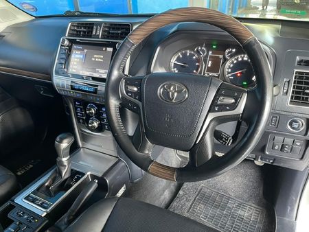 2019-Toyota-Land-Cruiser-Prado-30-D-VX-Auto_3