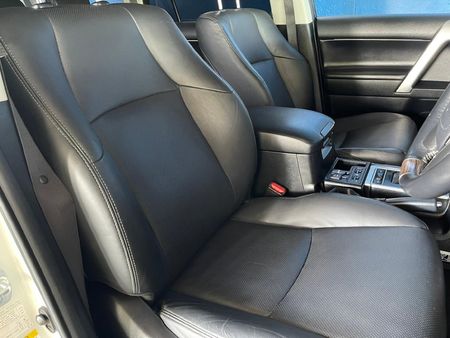 2019-Toyota-Land-Cruiser-Prado-30-D-VX-Auto_6