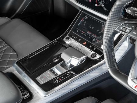 2026-Audi-Q8-45-TDI-quattro-Auto-Black-Edition_12
