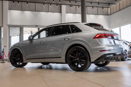 2026-Audi-Q8-45-TDI-quattro-Auto-Black-Edition_1