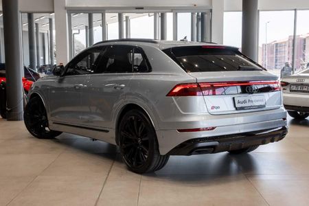 2026-Audi-Q8-45-TDI-quattro-Auto-Black-Edition_2