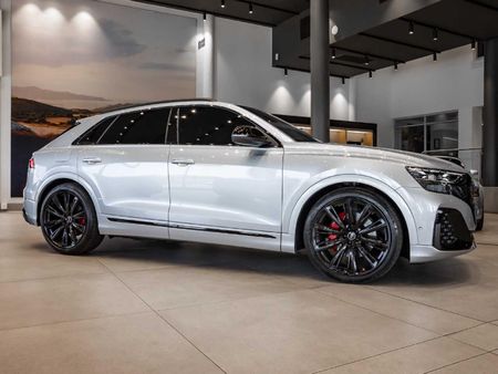 2026-Audi-Q8-45-TDI-quattro-Auto-Black-Edition_4