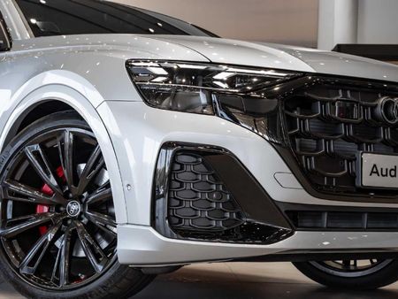 2026-Audi-Q8-45-TDI-quattro-Auto-Black-Edition_7