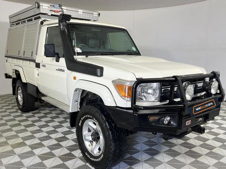 2013-Toyota-Land-Cruiser-79-40-Single-Cab_11