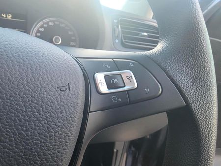 2026-Volkswagen-Polo-Vivo-14-Life_10