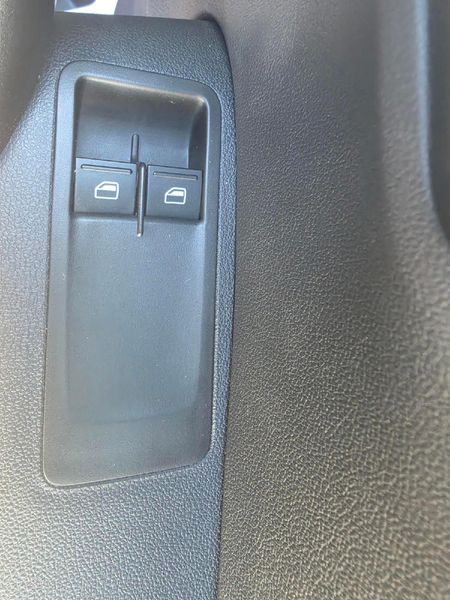 2026-Volkswagen-Polo-Vivo-14-Life_5