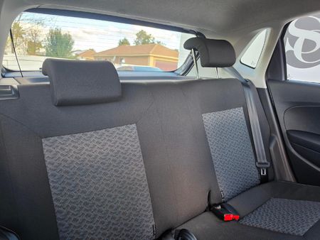 2026-Volkswagen-Polo-Vivo-14-Life_6