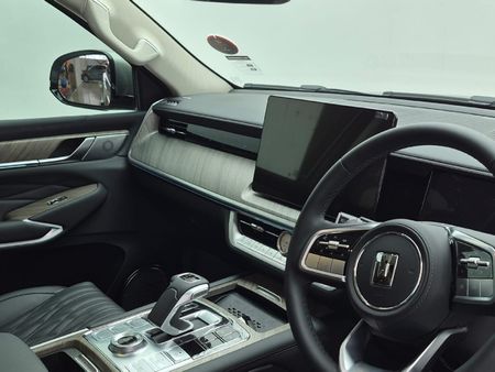 2026-GWM-Tank-500-20T-Ultra-Luxury-Hybrid-4x4-Auto_18