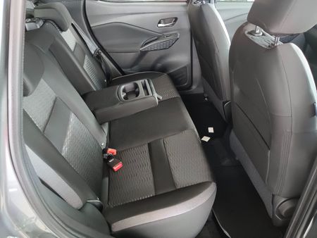 2026-Nissan-Magnite-10-Visia-MT-Touch-screen-radio-included_6
