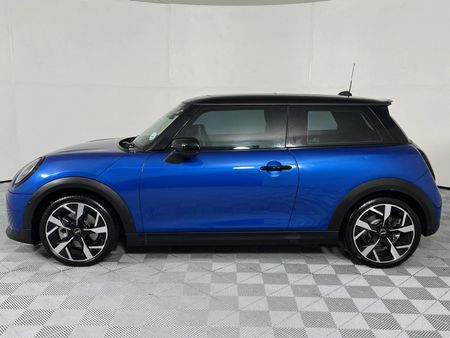 2024-MINI-Hatch-Cooper-S-Auto_17