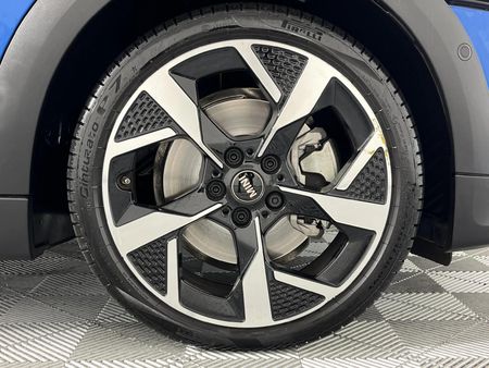 2024-MINI-Hatch-Cooper-S-Auto_4