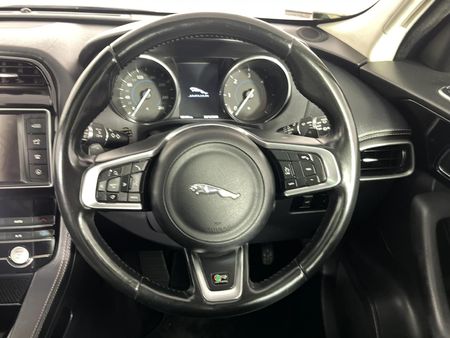 2017-Jaguar-F-Pace-20Di4-AWD-R-Sport_11