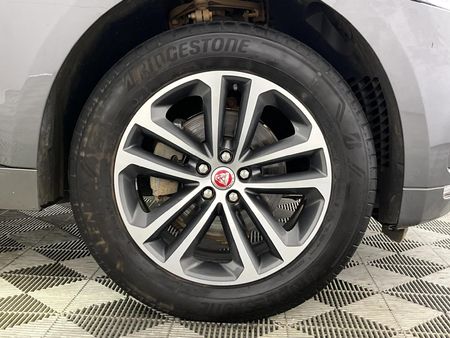 2017-Jaguar-F-Pace-20Di4-AWD-R-Sport_4
